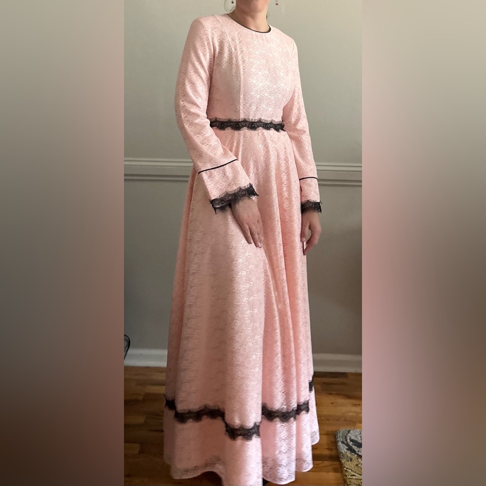 Mizalle Pink Maxi Dress with Black Lace Trim